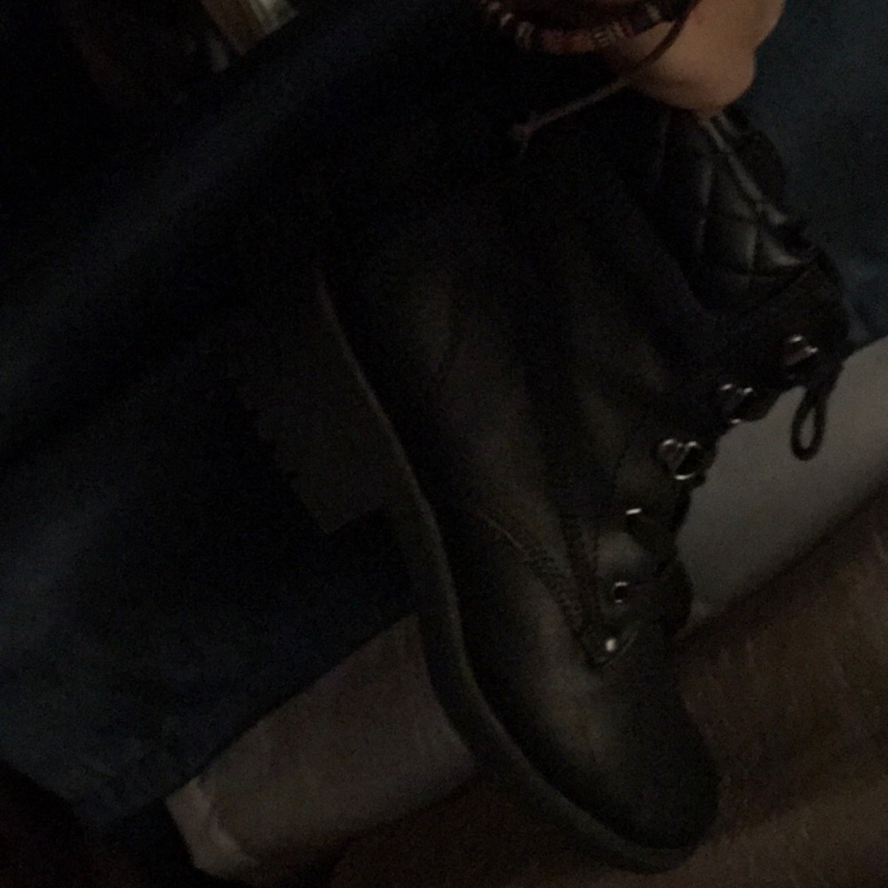 Boots - Picture 4 of 4